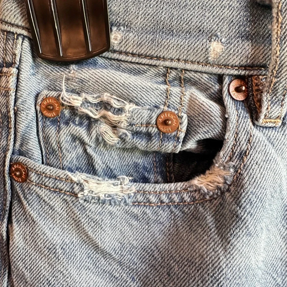 American Eagle Baggy Jean Women Light Wash Distressed High Rise Denim 000 Short